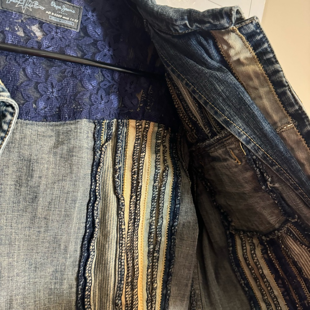 Pepe Jeans London Mixed Media Lace Patchwork Arty Boho Denim Jacket - Picture 9 of 10
